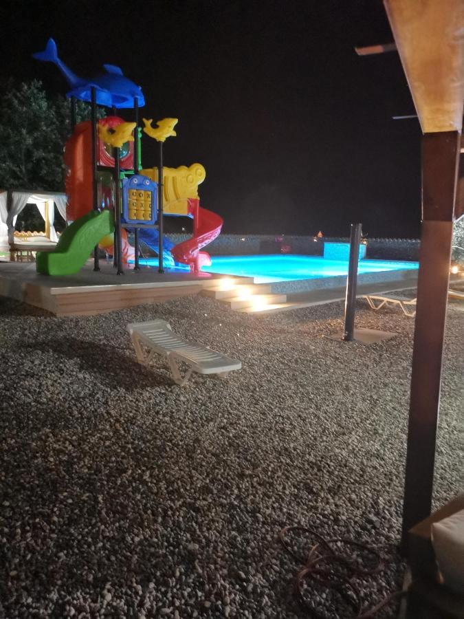 Large Camper In The Olive Grove Banjole Exterior foto